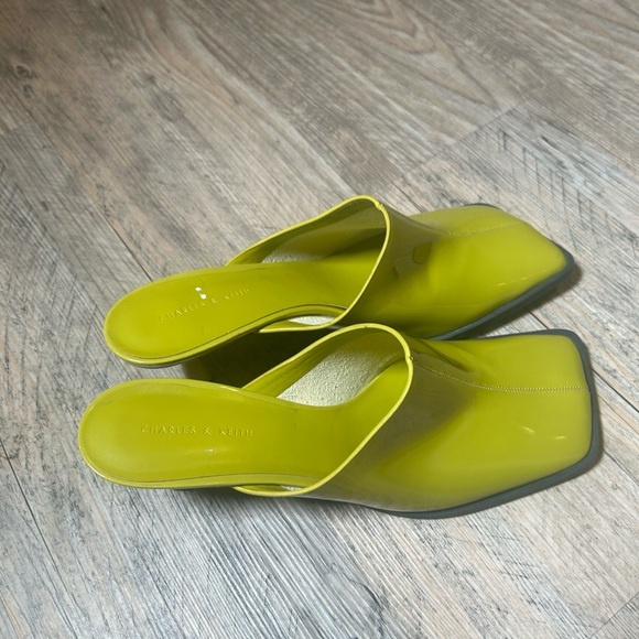 Charles & Keith Green Women's Green short heel FUNKY size: 39 - Picture 1 of 8